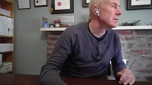 Snapshot of jiggy77777 chatting on December 10, 10:49 pm jiggy77777 online show from December 10, 10:49 pm