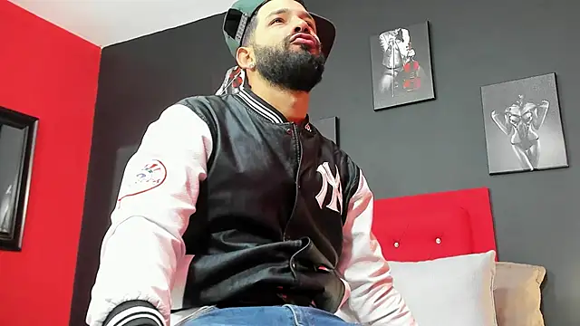 Thiagogomez online show from March 12, 12:26 pm