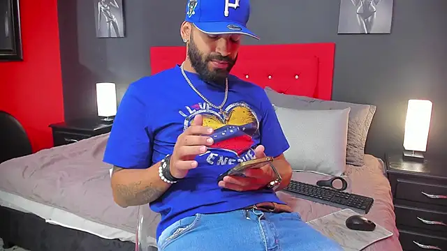 Thiagogomez online show from March 10, 12:38 pm