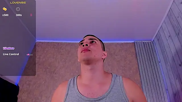 Snapshot of JUANDIAMONDS98 chatting on March 8, 1:12 pm JUANDIAMONDS98 online show from March 8, 1:12 pm