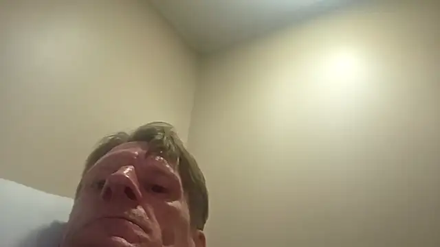 Travislovescum online show from March 1, 6:35 am