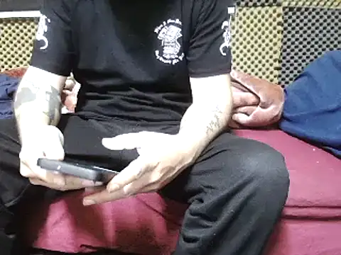 Arabeyes online show from April 9, 4:35 pm