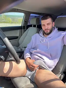 ElChapoGuzman95 online show from April 12, 9:44 am