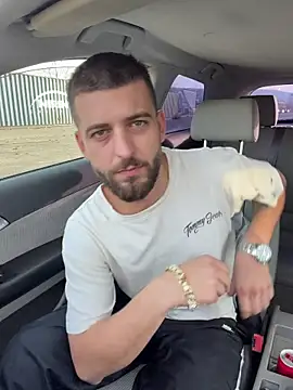 ElChapoGuzman95 online show from December 5, 7:15 am