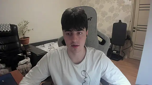 Knuckles17 online show from December 14, 6:09 am