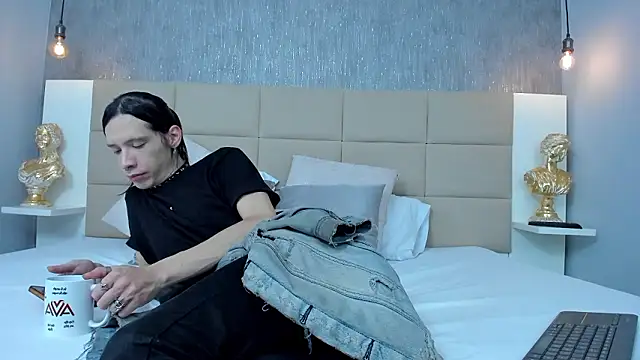 Hecatee 77 online show from March 7, 9:34 pm