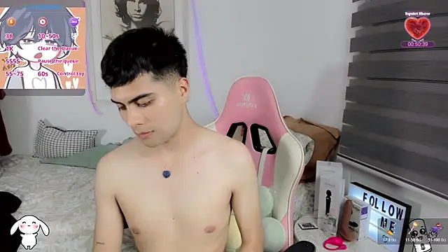 lucas cute online show from November 14, 7:04 pm