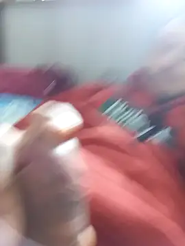 Snapshot of emrehliug12 chatting on December 10, 4:17 pm emrehliug12 online show from December 10, 4:17 pm