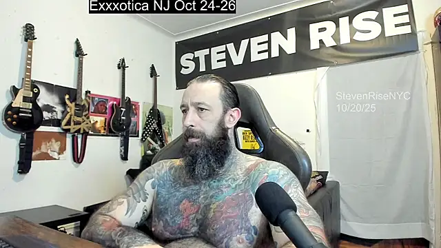 Snapshot of StevenRiseNYC chatting on October 20, 9:30 pm StevenRiseNYC online show from October 20, 9:30 pm