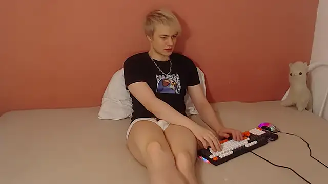 Oliver sweet  online show from April 2, 1:03 am