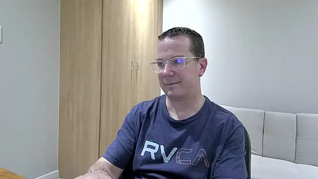 Snapshot of BrettJ81 chatting on October 8, 4:22 pm BrettJ81 online show from October 8, 4:22 pm