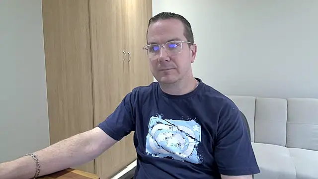 BrettJ81 online show from February 14, 12:44 pm