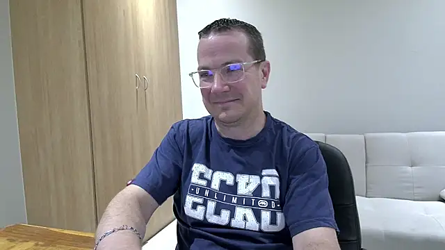 Snapshot of BrettJ81 chatting on September 26, 4:05 pm BrettJ81 online show from September 26, 4:05 pm