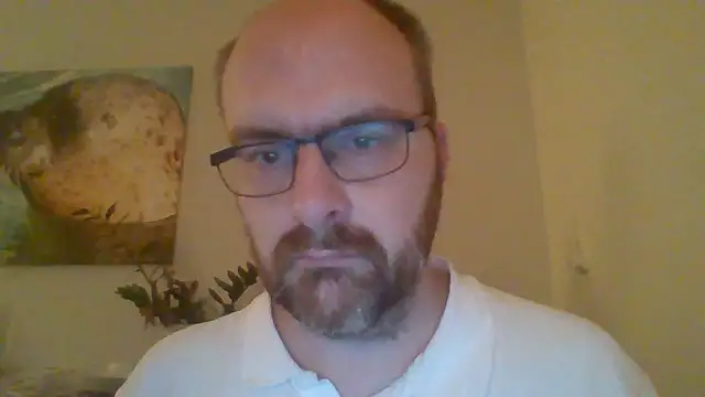 Snapshot of CamboyHappyDave chatting on December 4, 9:35 pm CamboyHappyDave online show from December 4, 9:35 pm