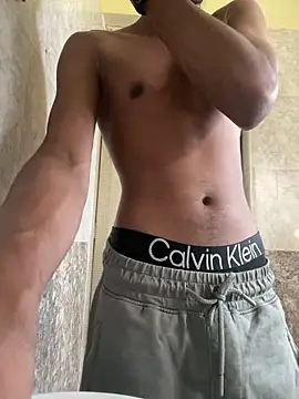 Snapshot of skinnyboytoy6 chatting on February 13, 10:23 am skinnyboytoy6 online show from February 13, 10:23 am