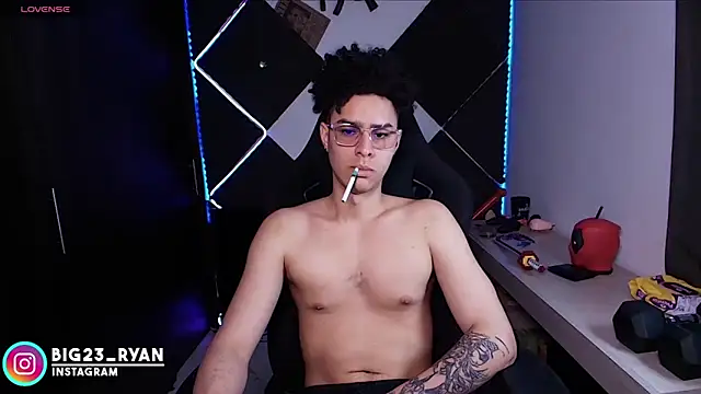 bigryann23 online show from June 25, 10:46 pm