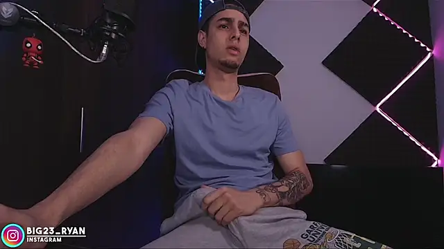 bigryann23 online show from February 12, 9:26 am